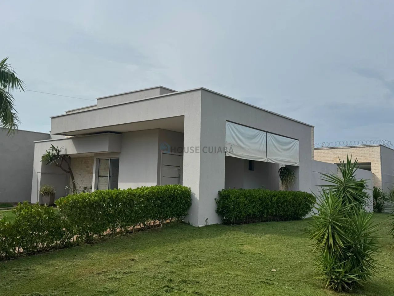 Casa Térrea Reformada no Bosque dos Ipês - Foto 3