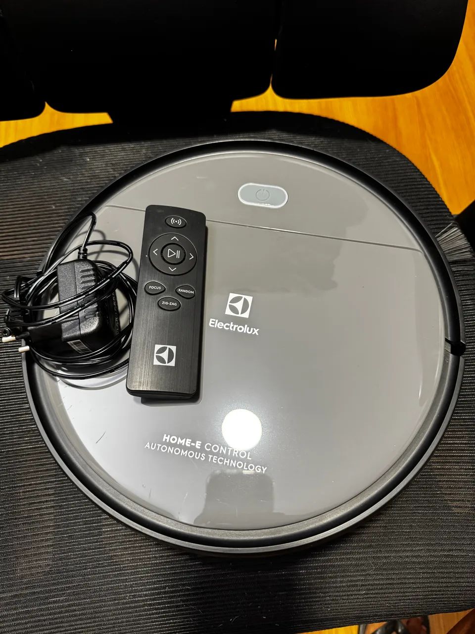 Robô Aspirador de Pó Electrolux 3 em 1 com Sensor Antiqueda Experience até 2h20 min