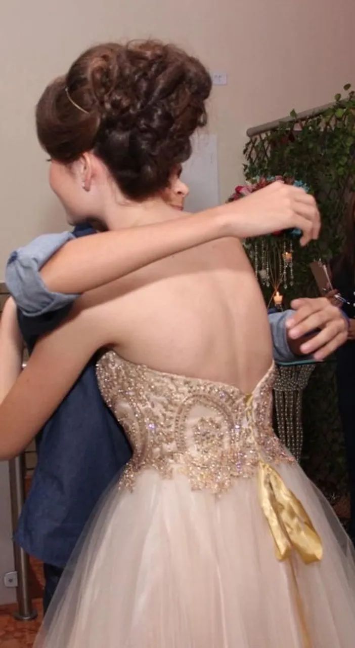 Vestido de debutante dourado  - Foto 4