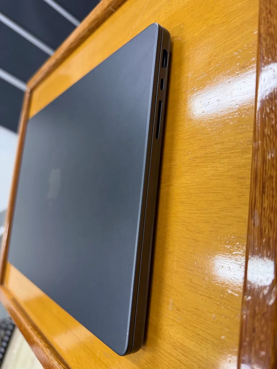 MacBook Pro M4 14 pol - Foto 6