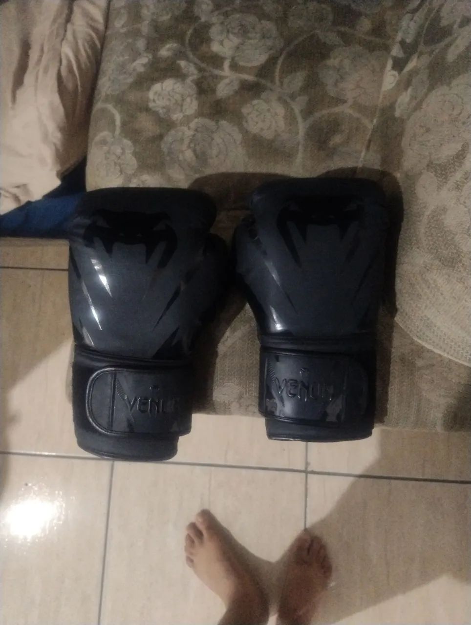 Caneleira e luva de muay Thai