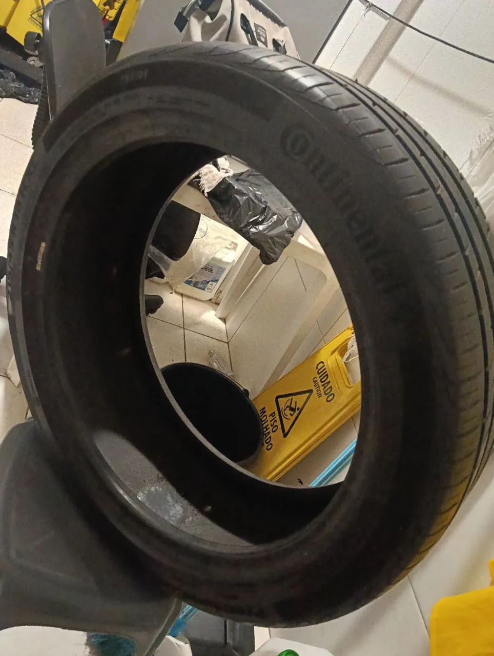 Pneu continental 215/45 R18 HXL  - Foto 5
