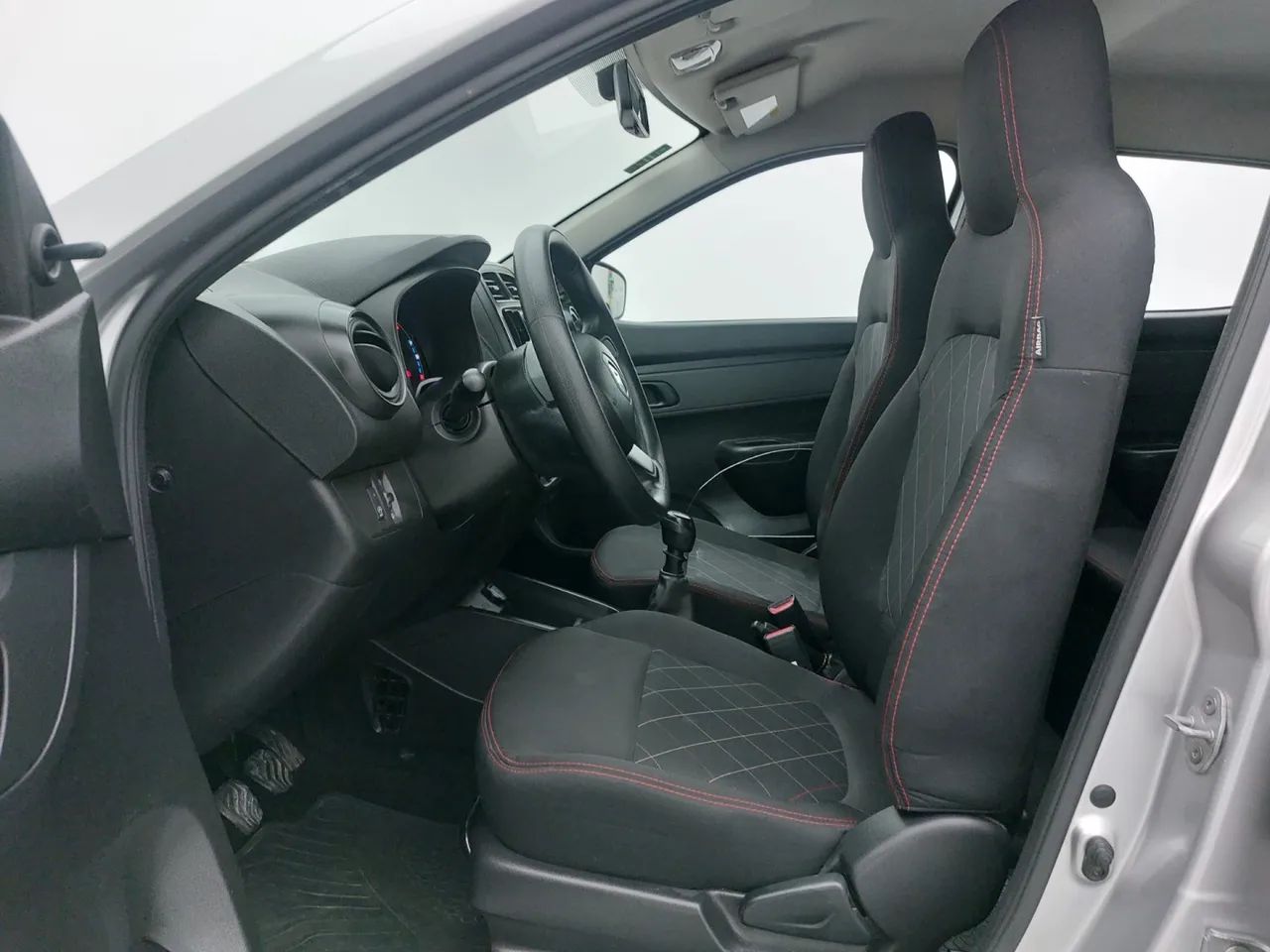 Renault Kwid 1.0 Zen, foto 16 de 18