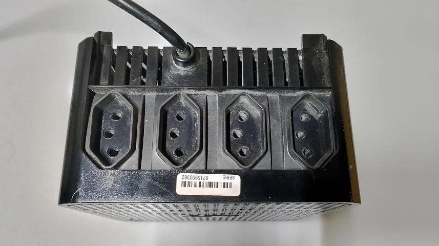 Kit com 4 Estabilizadores APC Microsol Cubic300BI-BR - Usado    - Foto 5