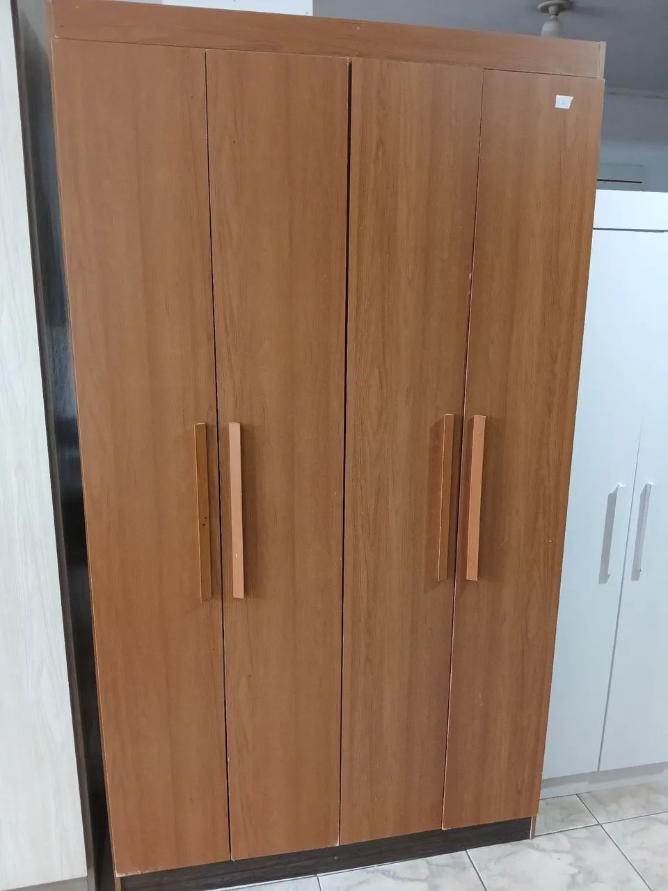 Guarda roupas de solteiro 