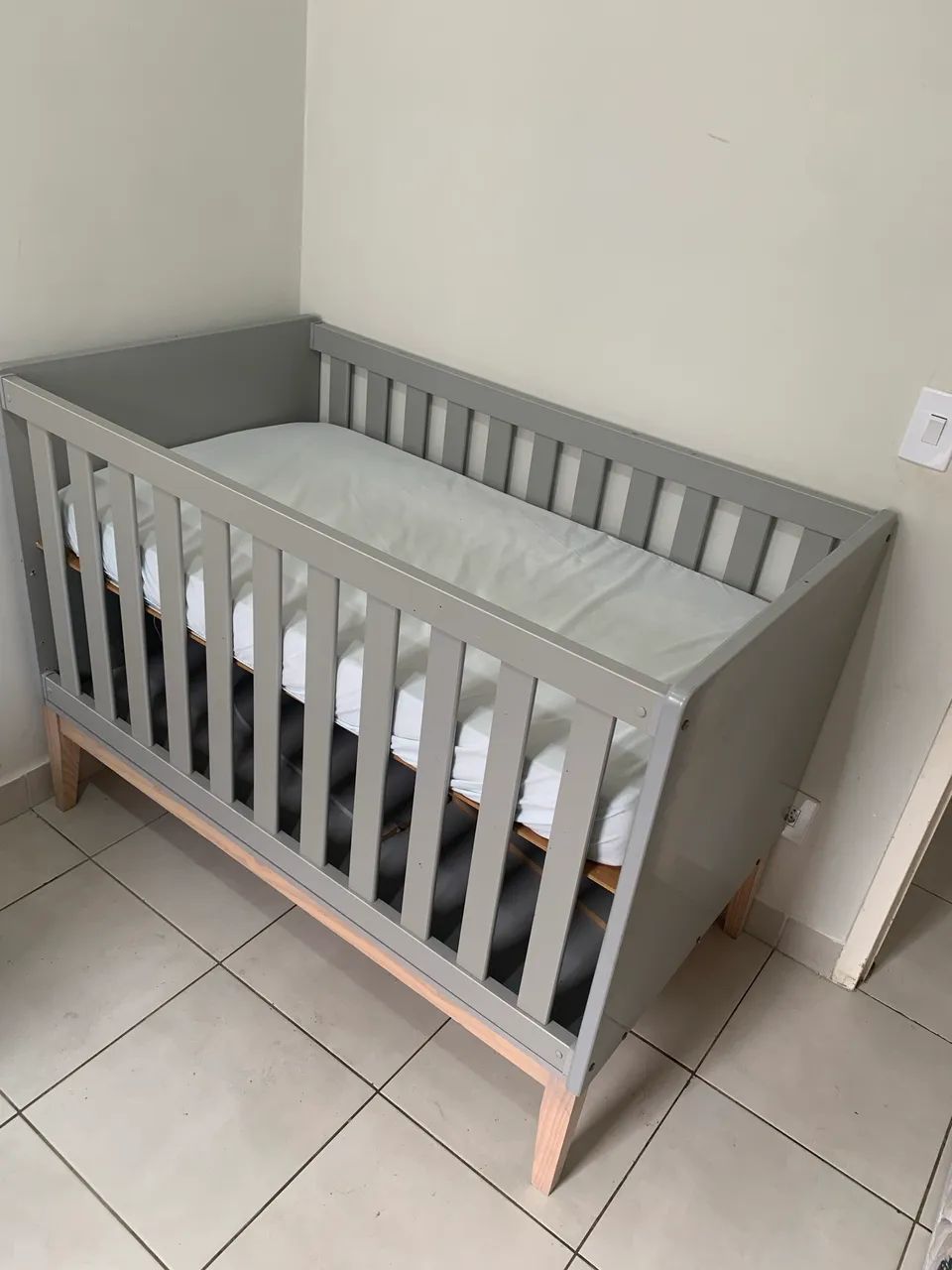 Vendo berço americano (que de transforma em cama) Matic