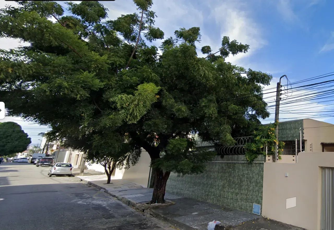 Vendo casa 4/4 com 3 suítes + DCE completa no Bairro de Fátima - Foto 2