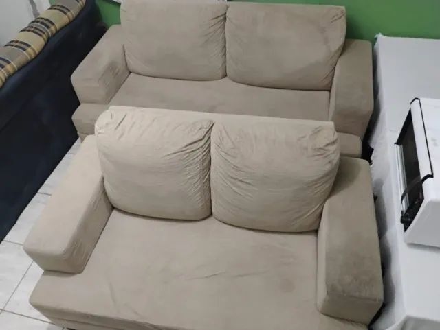 Conjunto 2 sofás 2 lugares estrutura de madeira, com tecido suedy