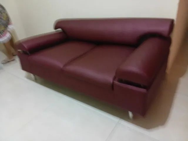 Sofá 2 e 3 Lugares  Vinho/Bordô - Elegância, Conforto e Modernidade para a Sua Sala!  - Foto 3