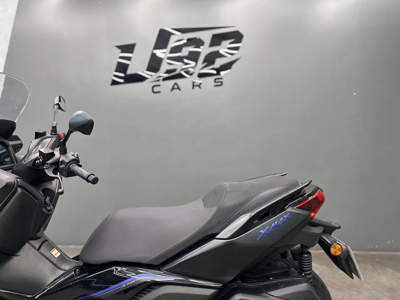 Yamaha XMAX 300 CONNECTED  - Foto 2