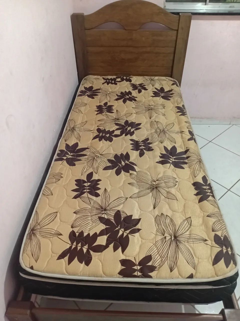 Vendo cama de solteiro com colchão  - Foto 5
