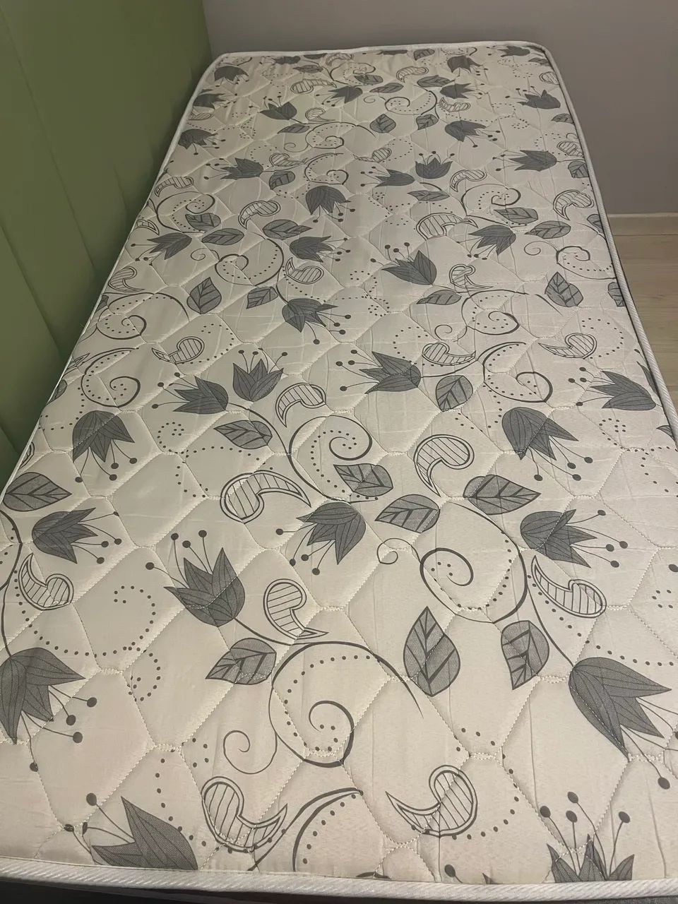 Vendo Cama box com colchão acoplado - Foto 2
