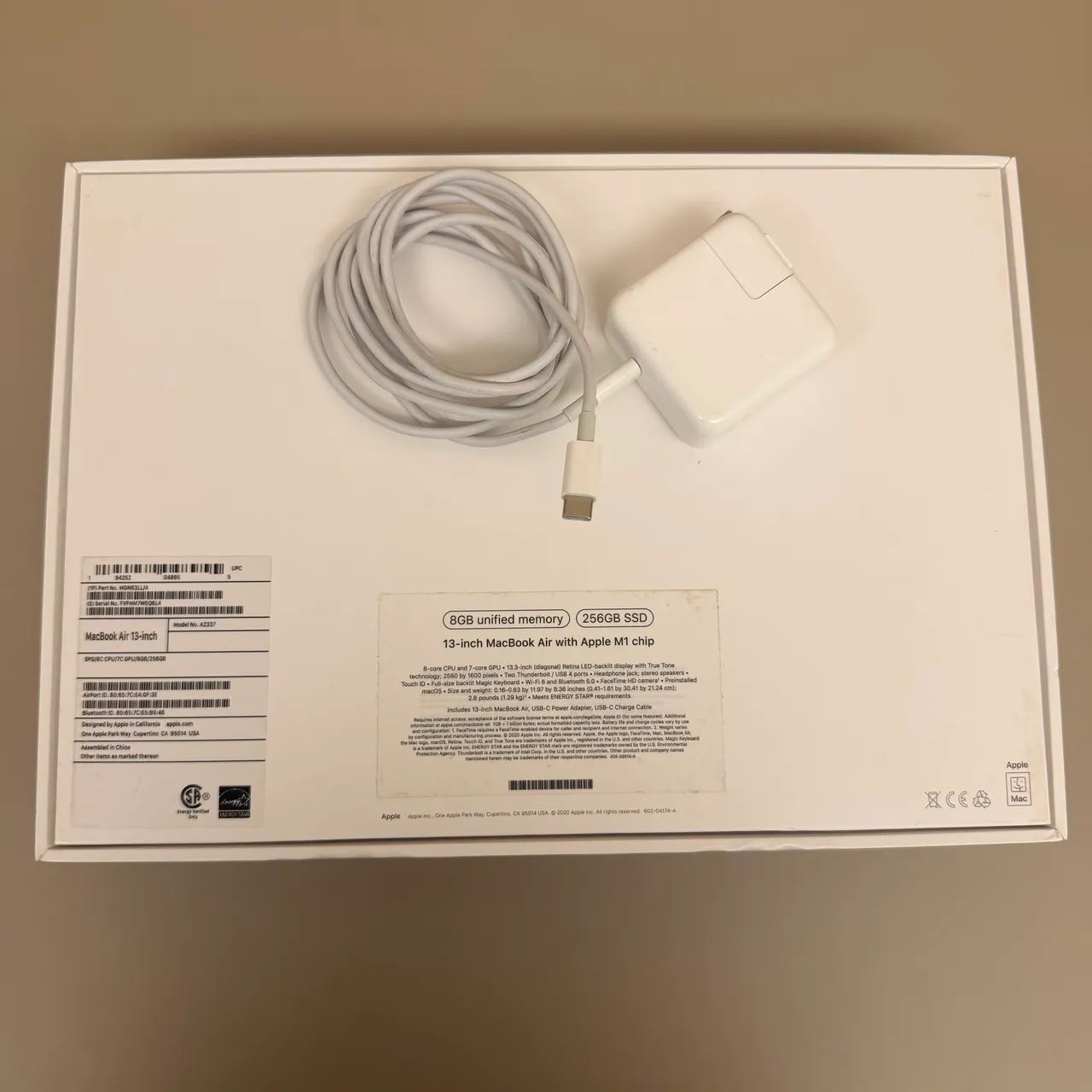 MacBook Air 13 polegadas M1, 2020 - Com NF, Caixa original e cabo