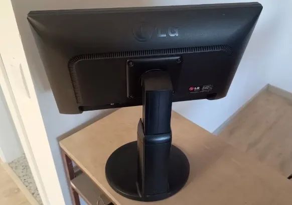 Monitor LG de 20 polegadas  - Foto 2