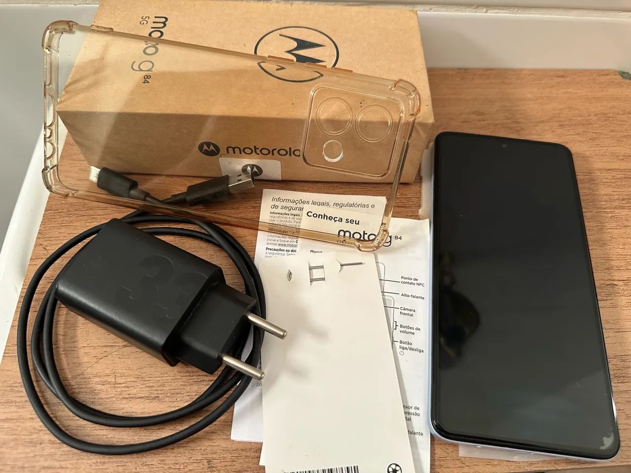 Moto G84