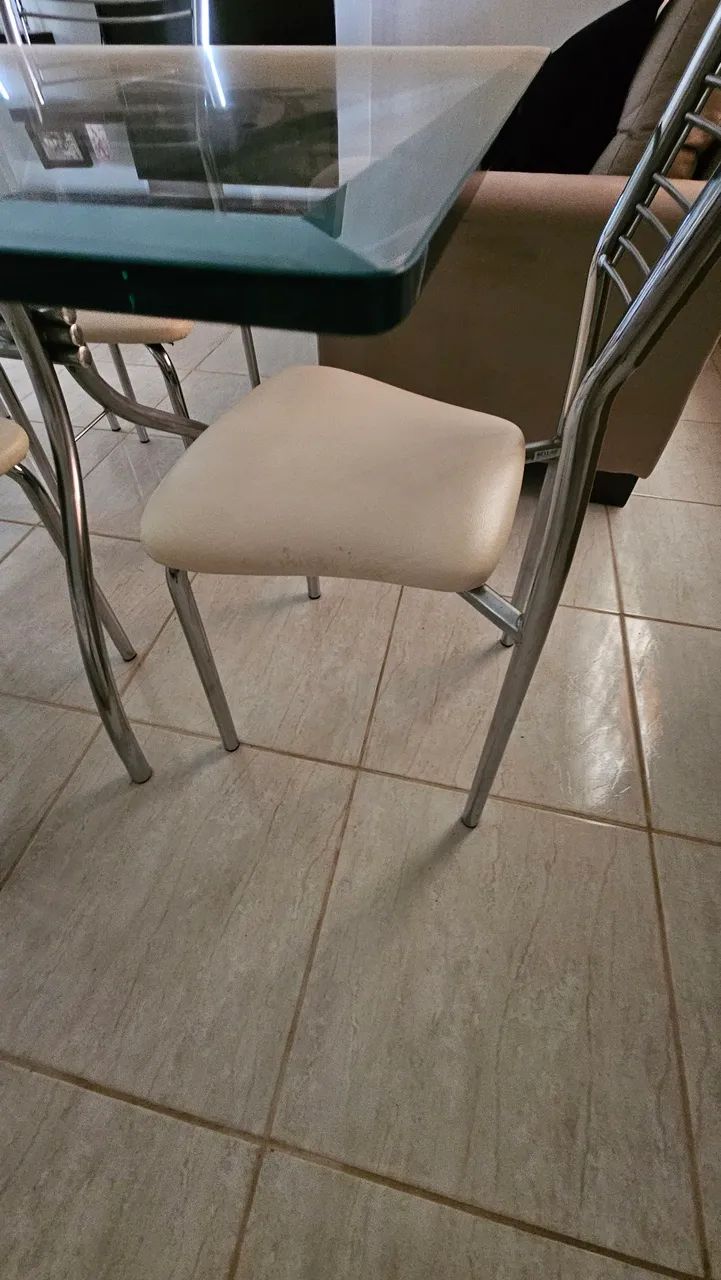 Mesa com 6 cadeiras  - Foto 3
