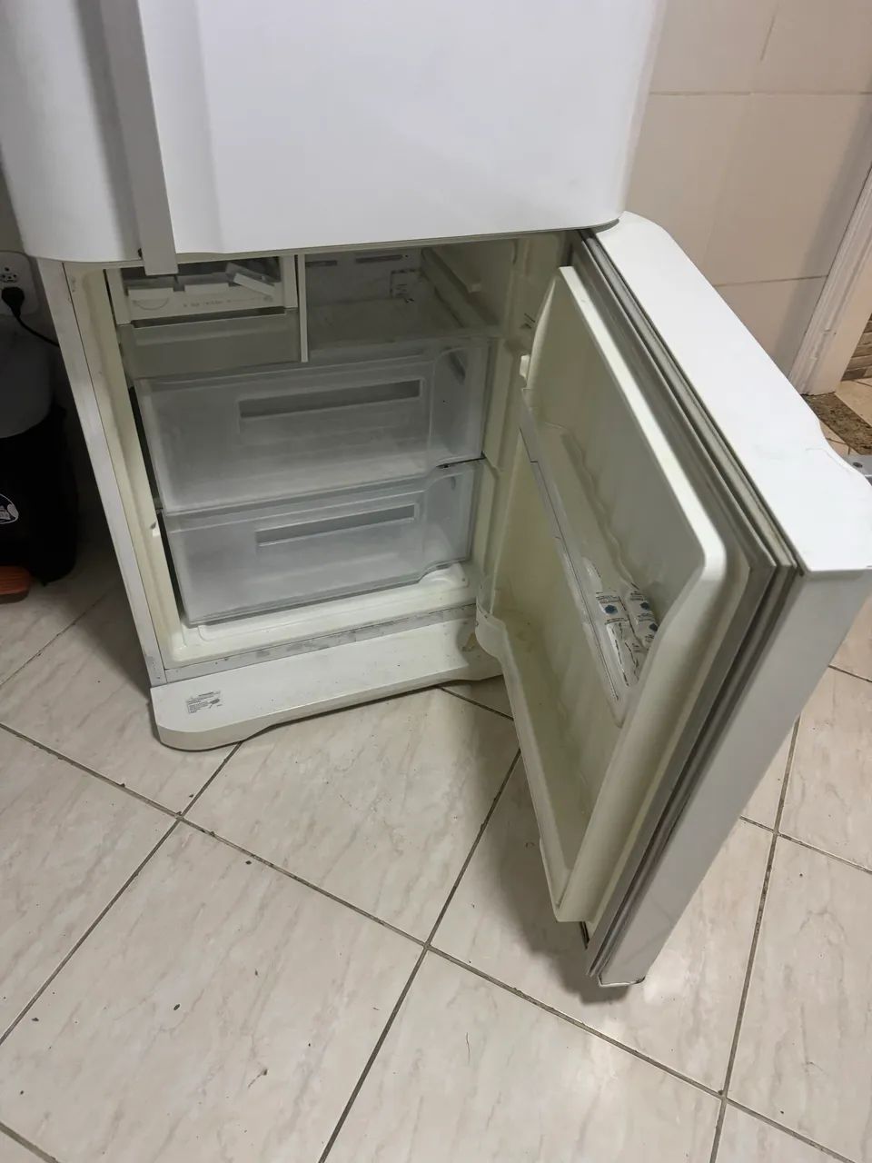 Geladeira Eletrolux inverse - Foto 2