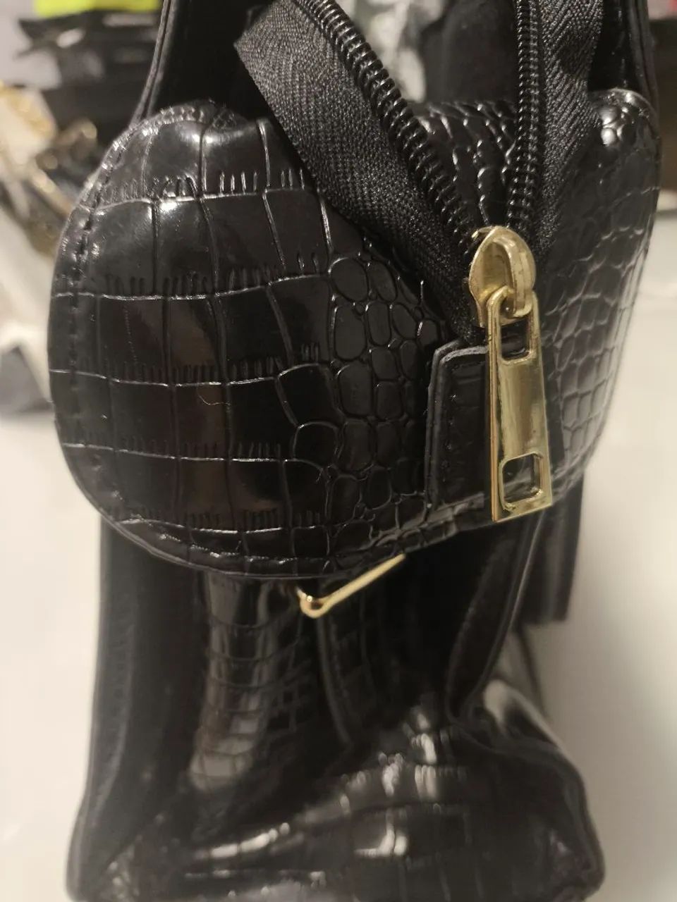 Bolsa preta de mao - Foto 4