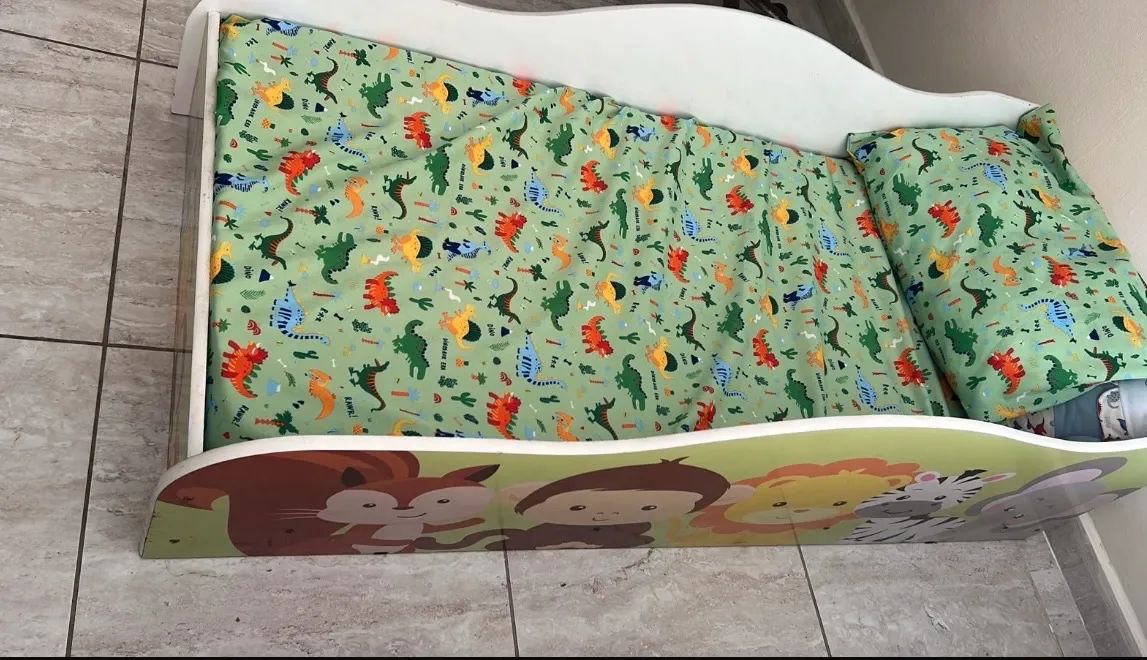 Vendo cama infantil.