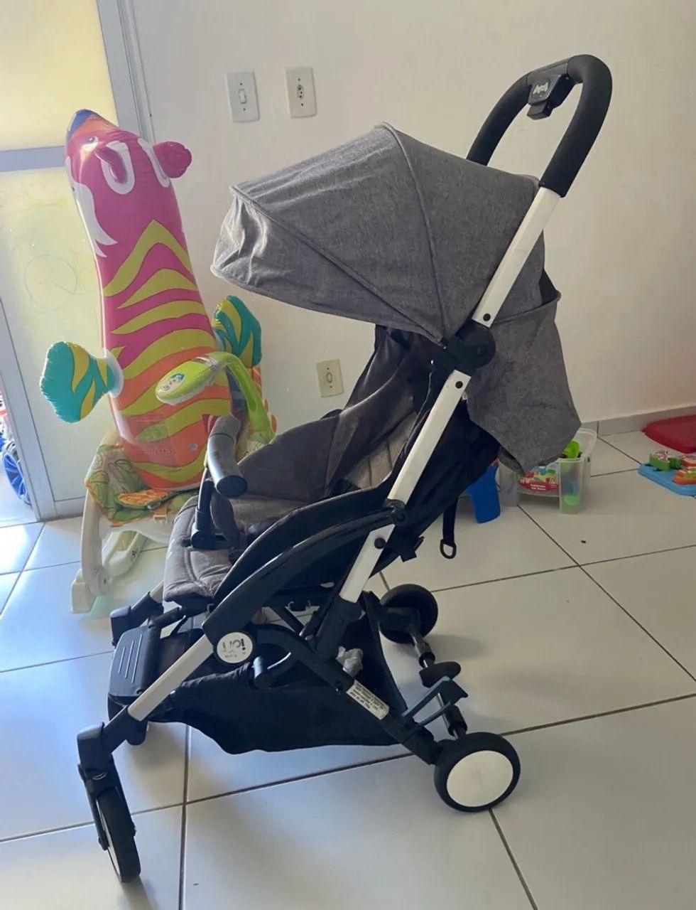 Carrinho Burigotto (abre e fecha com uma mão)