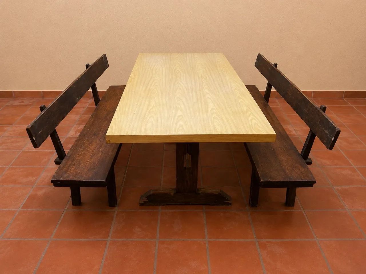 Mesa de churrasco com bancos