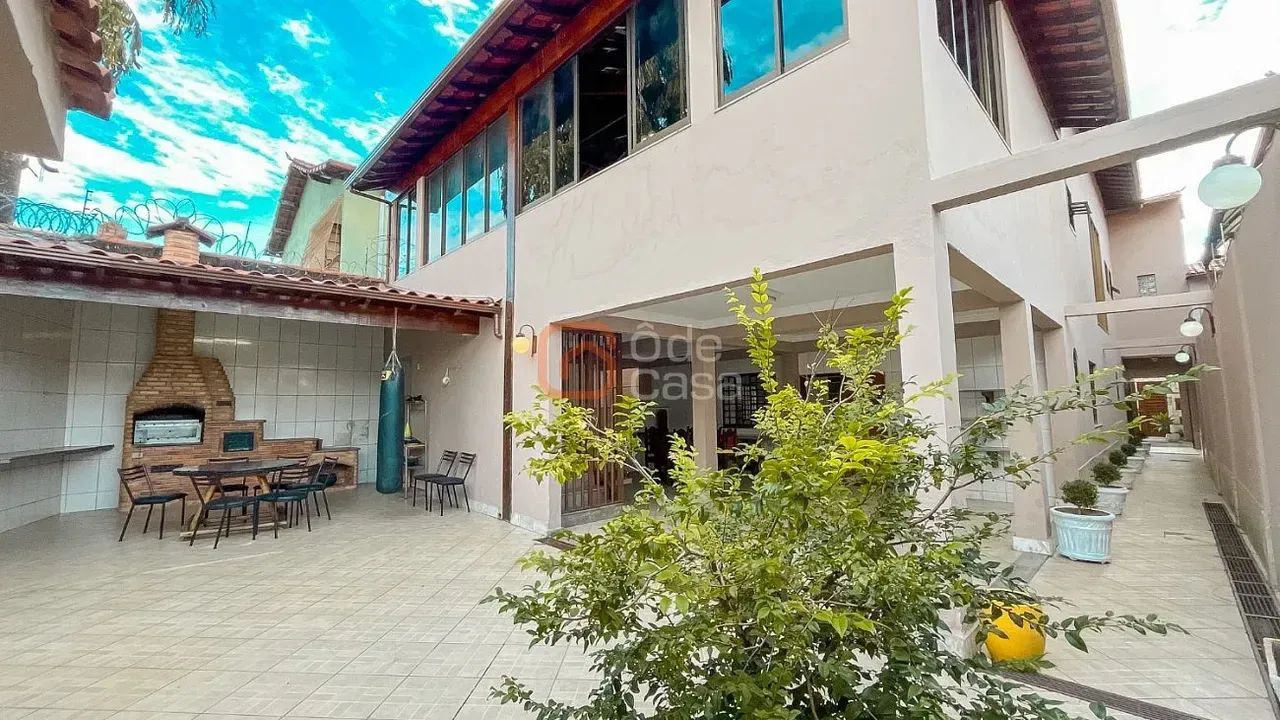 Casa com 4 quartos e espaço gourmet à venda no Letícia