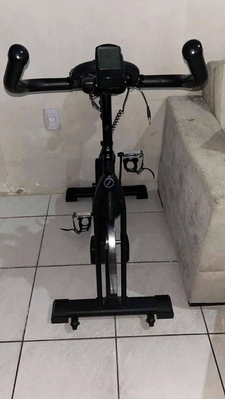 BICICLETA ERGOMÉTRICA NOVA MAL FOI USADA - Foto 2