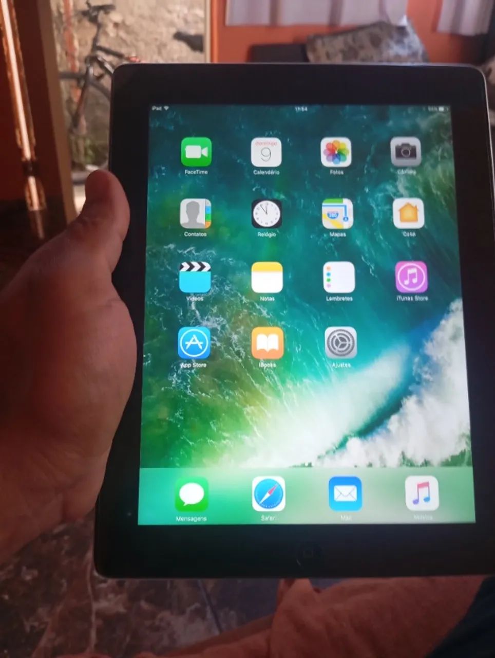 iPad 4ª geração 64 GB.