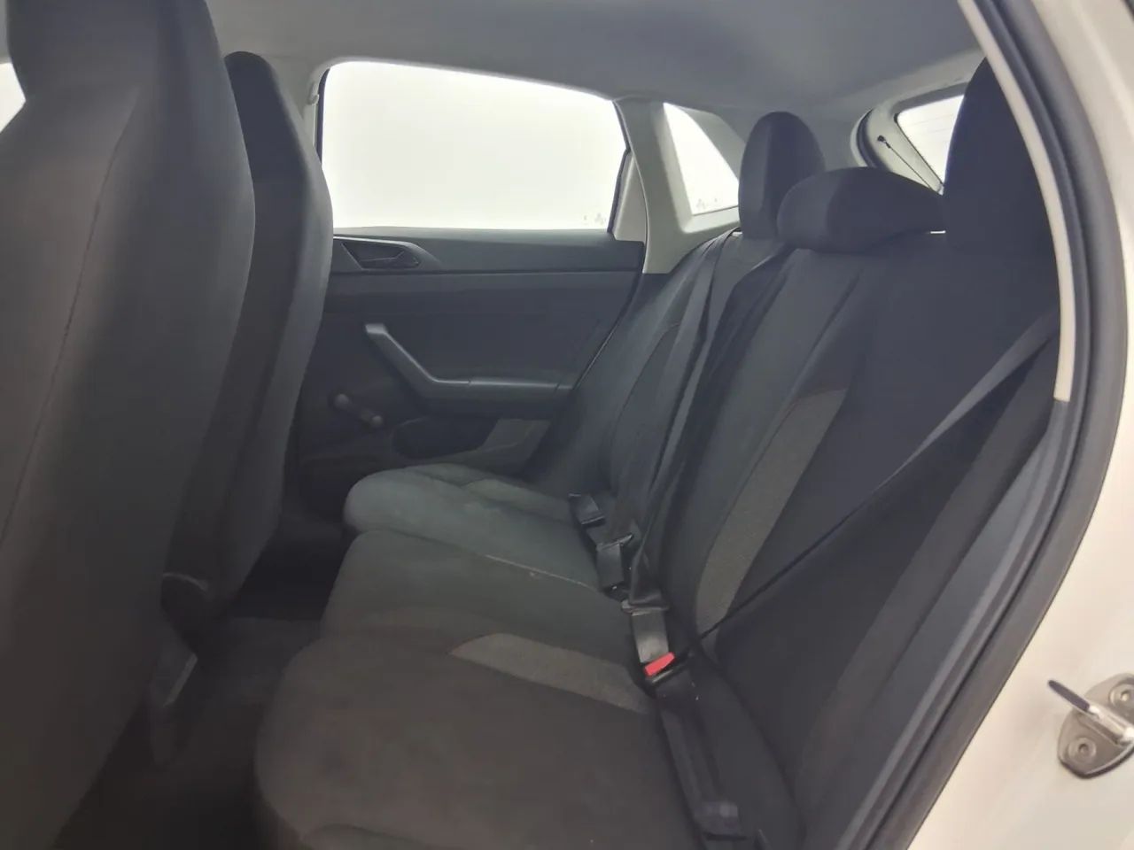 Volkswagen Polo Track 1.0 Flex 12V 5p, foto 17 de 18