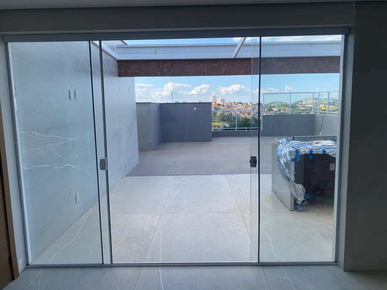 Selling complete 8mm tempered glass door