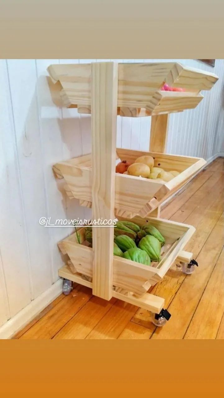 Vendo fruteira em pinos 