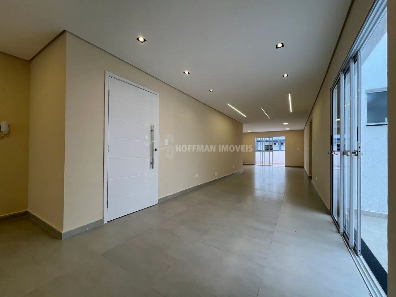Casa Residencial e Comercial com 4 Dormitórios, 220 m² - Barcelona - SCS. - Foto 2