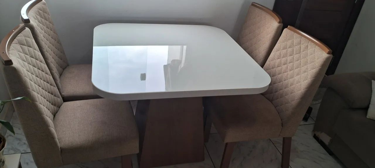 Vendo mesa madeira com tampo de vidro  - Foto 4