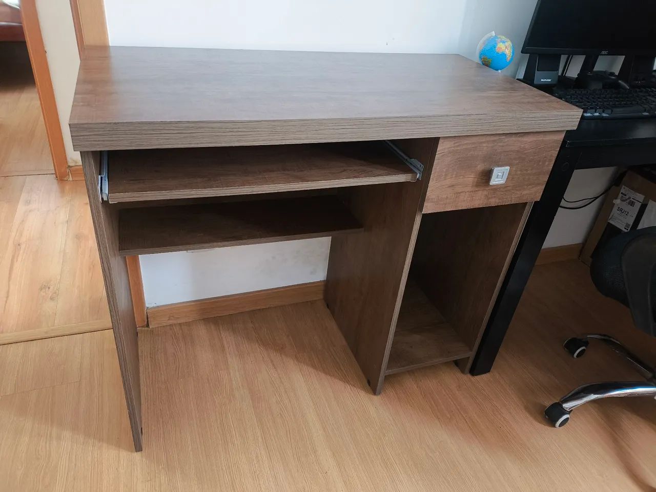 Escrivaninha com gaveta e porta teclado - muito resistente - Foto 3