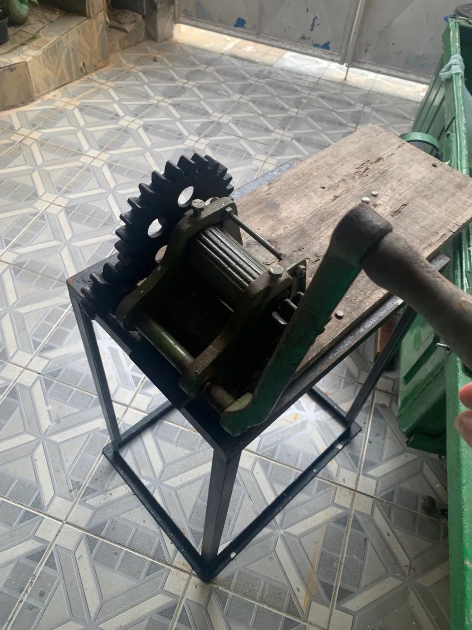 Vendo um engenho de moer cana manual