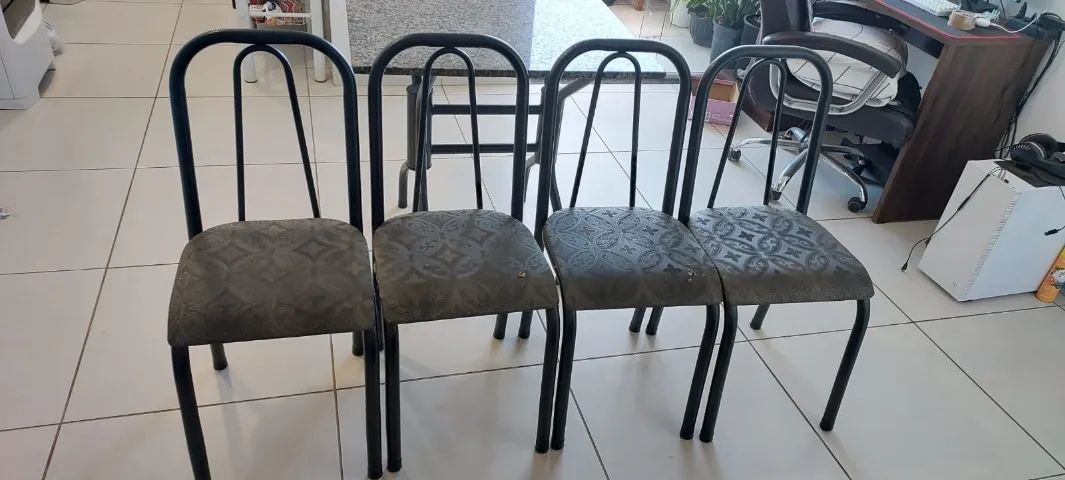 Mesa de jantar quadrada com tampo em granito + 4 cadeiras - Foto 2