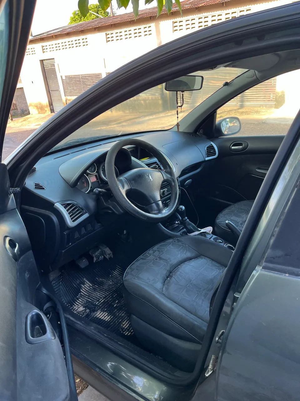 Peugeot 207 XR 1.4 Flex 8V 3P 2011 - Foto 4