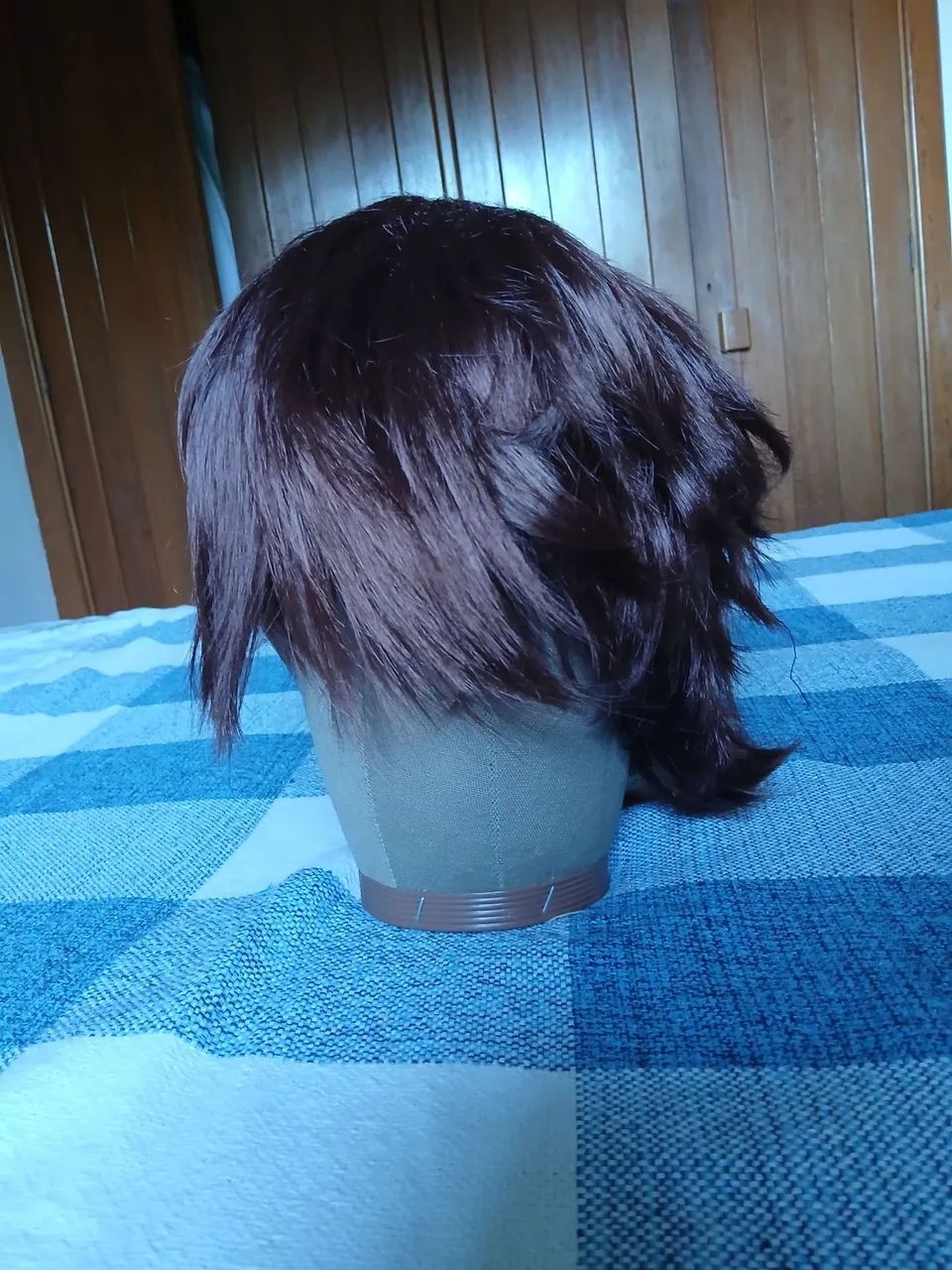 Peruca cosplay marrom genérica 