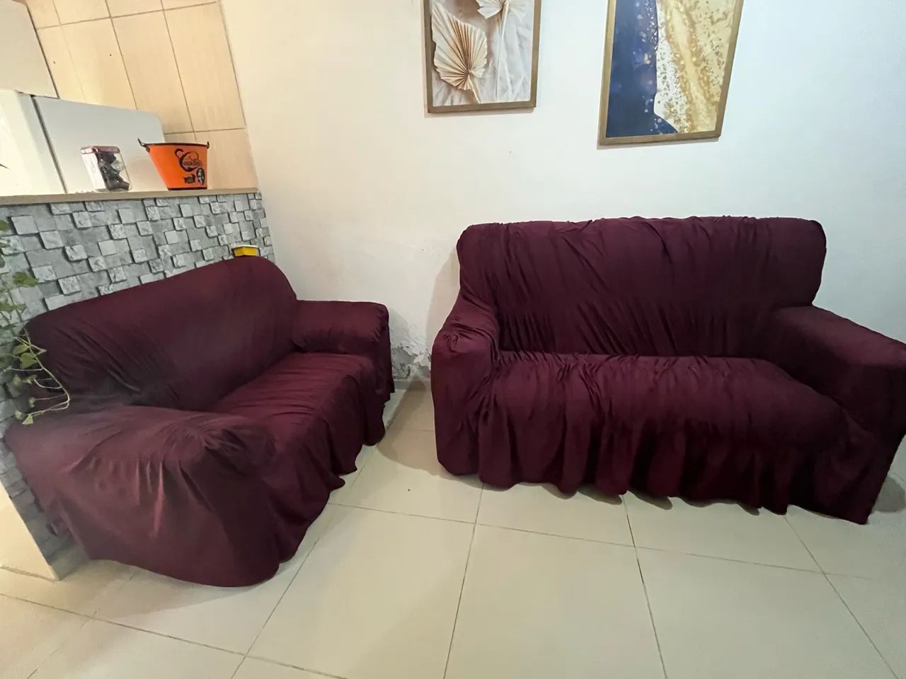Conjunto sofá modelo antigo 4 , e 3 lugares 