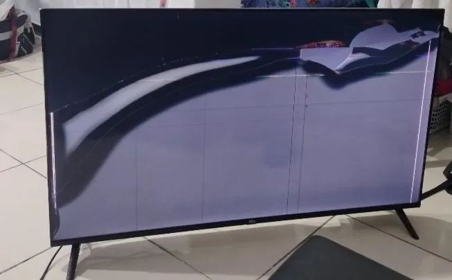 Smartv TCL Tela Quebrada  - Foto 3