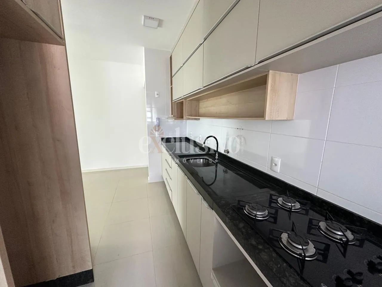 Apartamento com 2 dormitórios, 1 suíte em condomínio com lazer - Foto 3