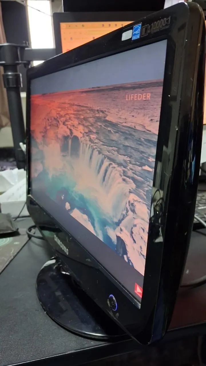 Monitor Samsung SyncMaster 632NW Plus - Painel LCD TFT de 15,6 polegadas com cabos - Foto 4