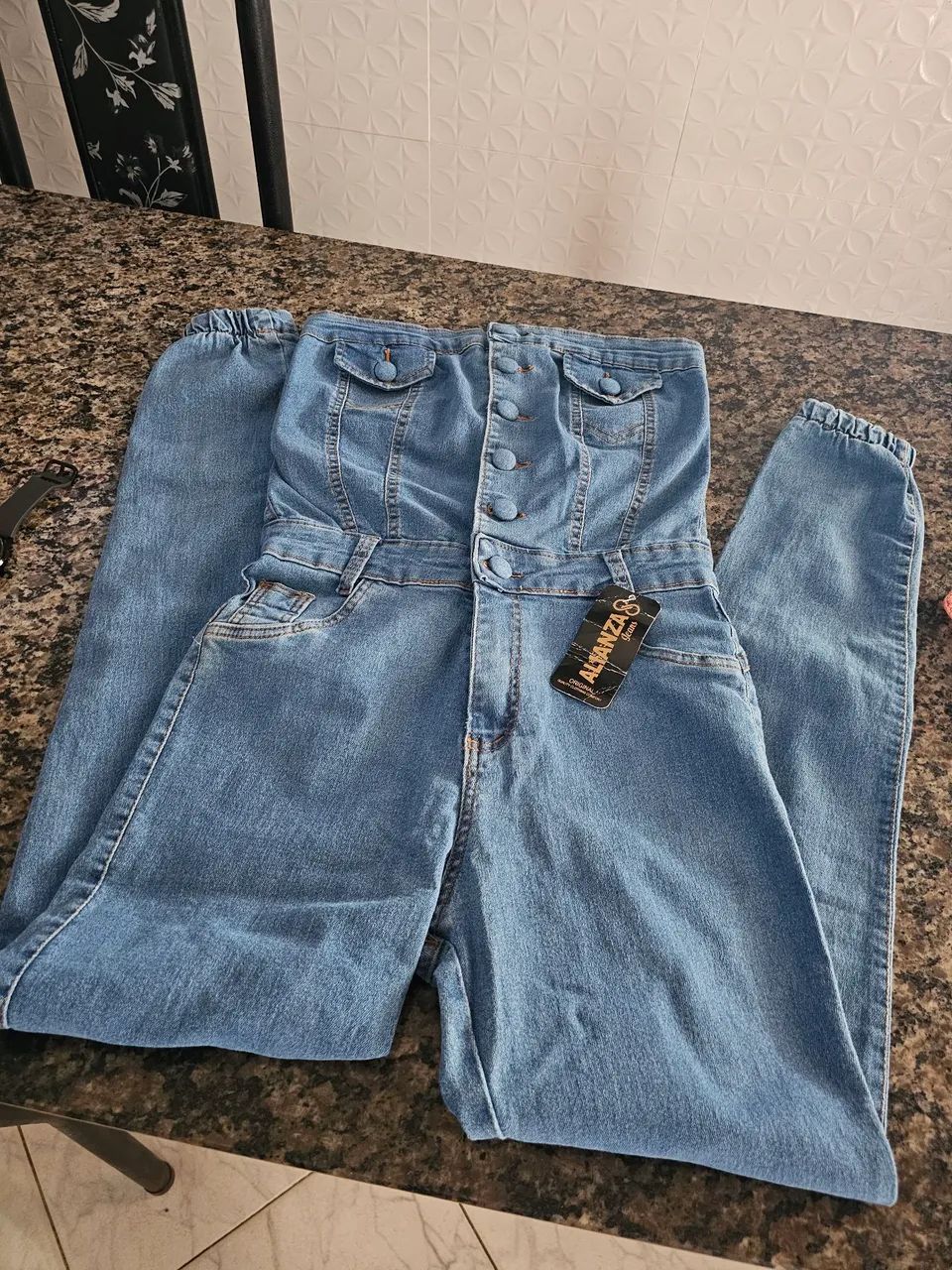 Macacão Jeans c/ lycra tomara que caia 