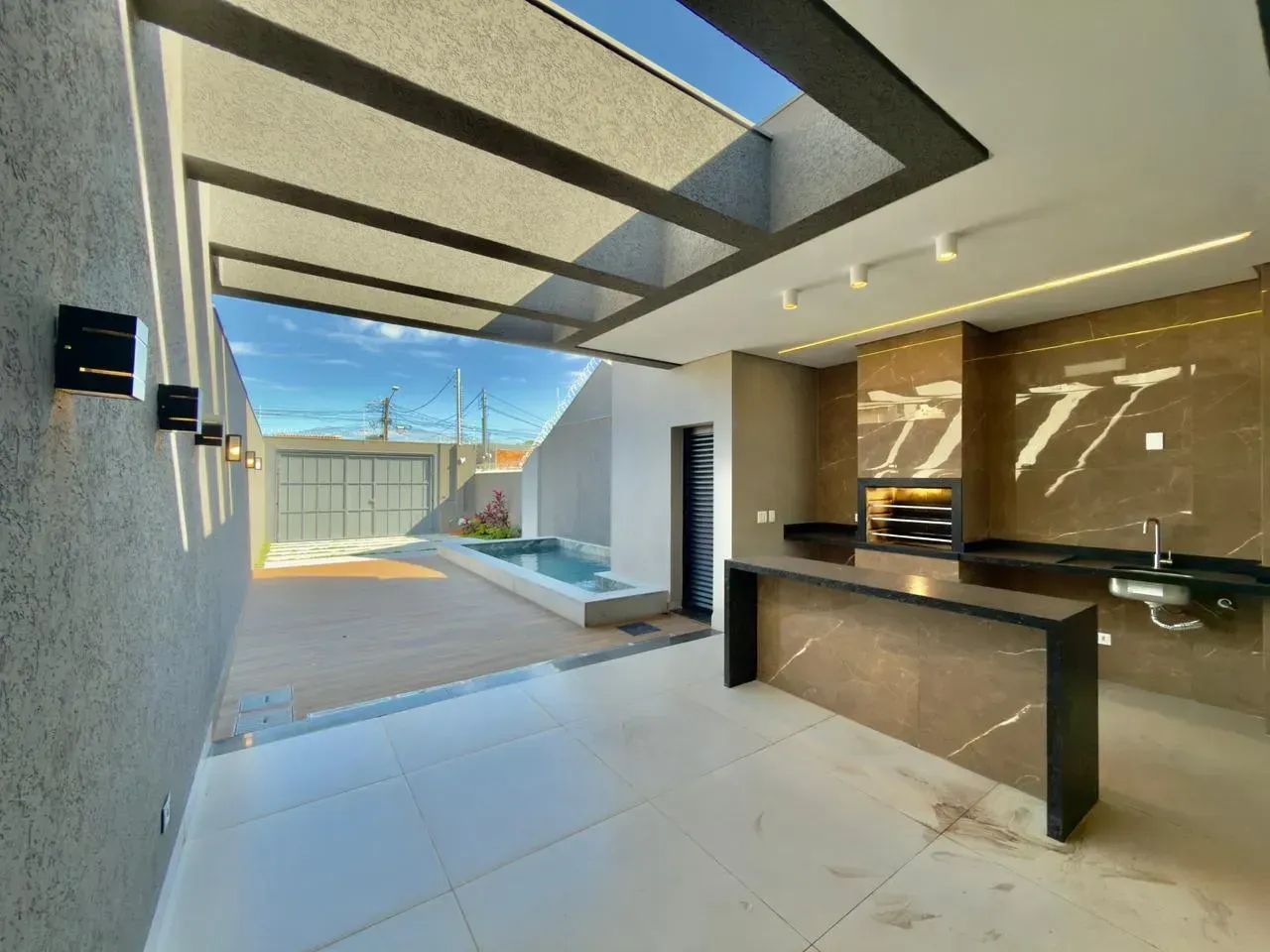 Casa Térrea com Piscina - Alto Padrão no Bairro Monte Castelo - Foto 8