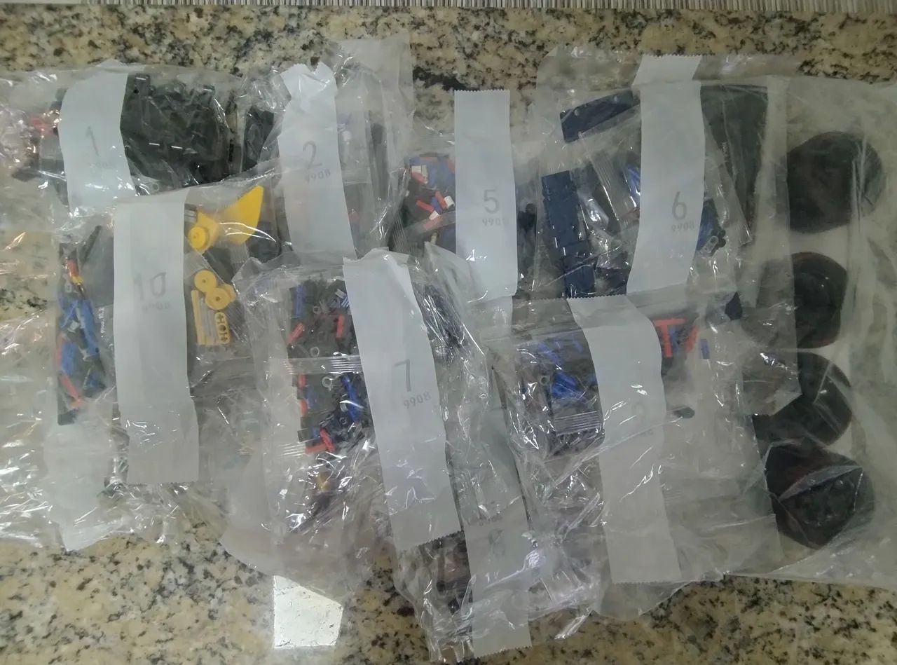 Carro de F-1 / 1639 peças (NOVO) - Foto 4