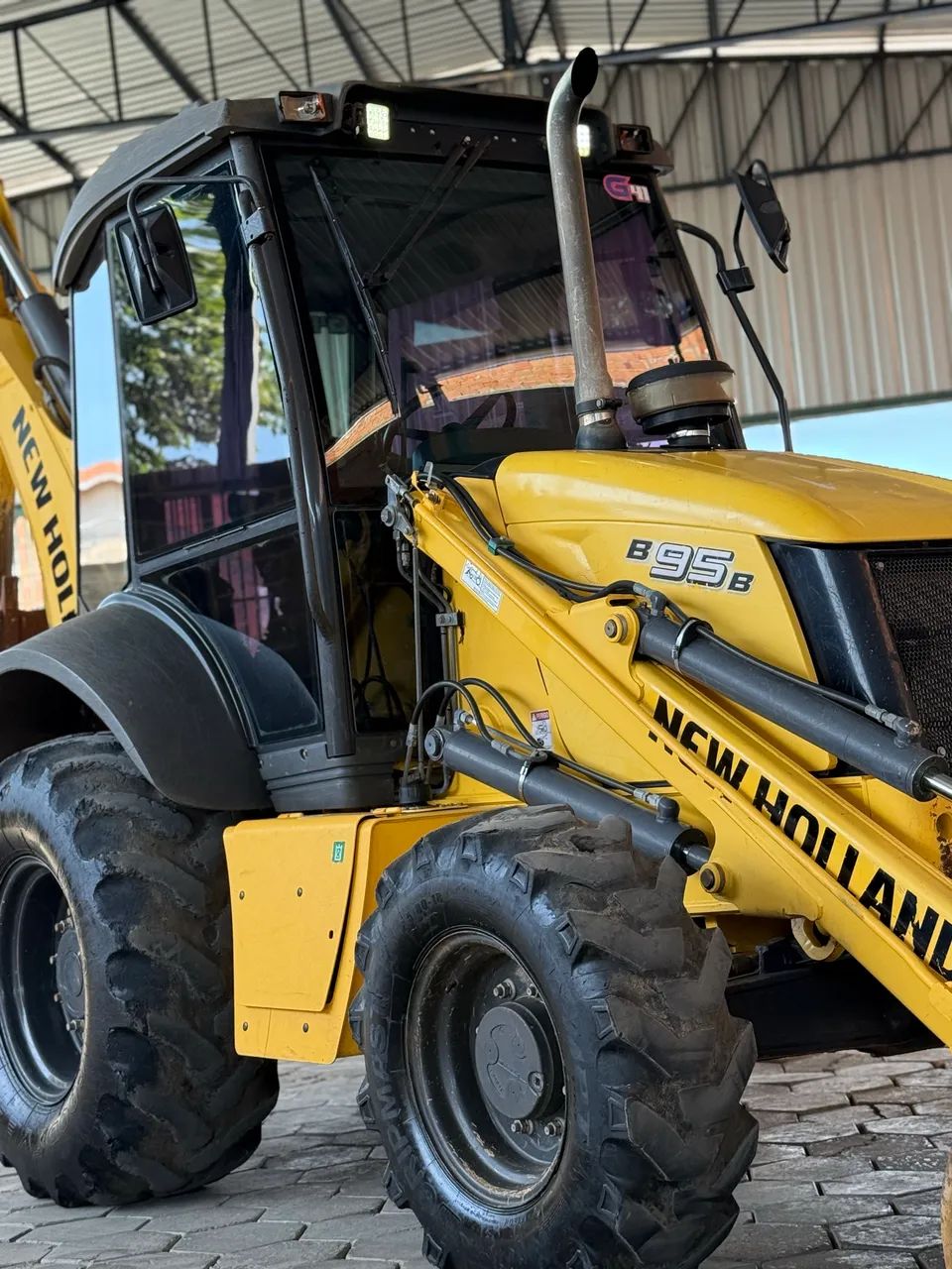 Retroescavadeira NEW HOLLAND B95B ano 2021 - Foto 2