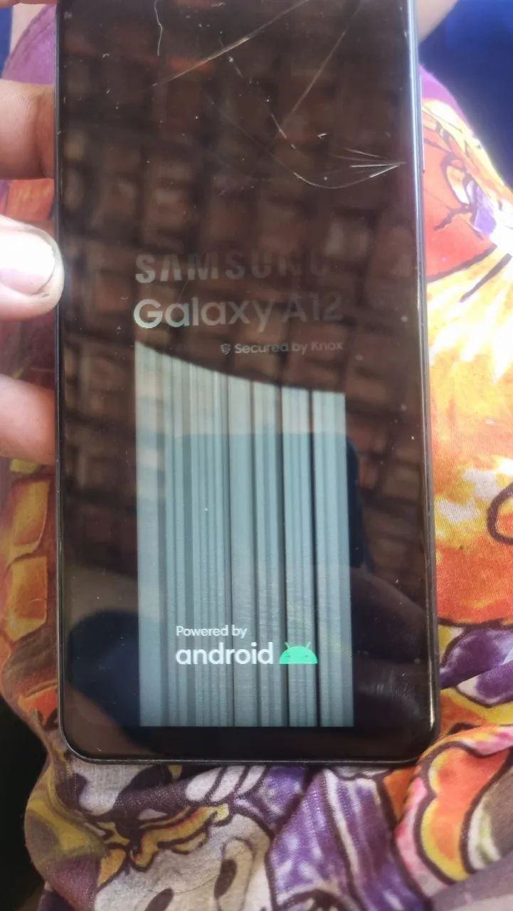 Vendo celular Samsung a12 pra retirada de pecas 