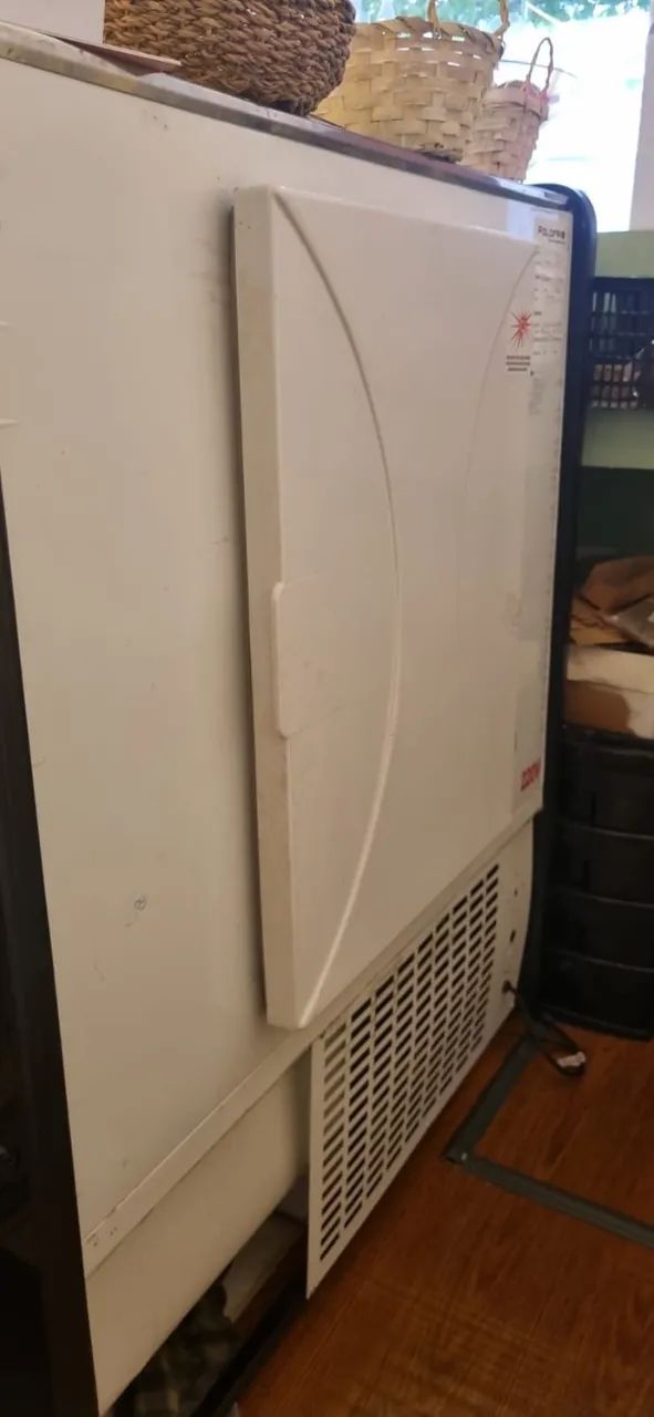 Expositora de doces, bolos e bebidas - Foto 2