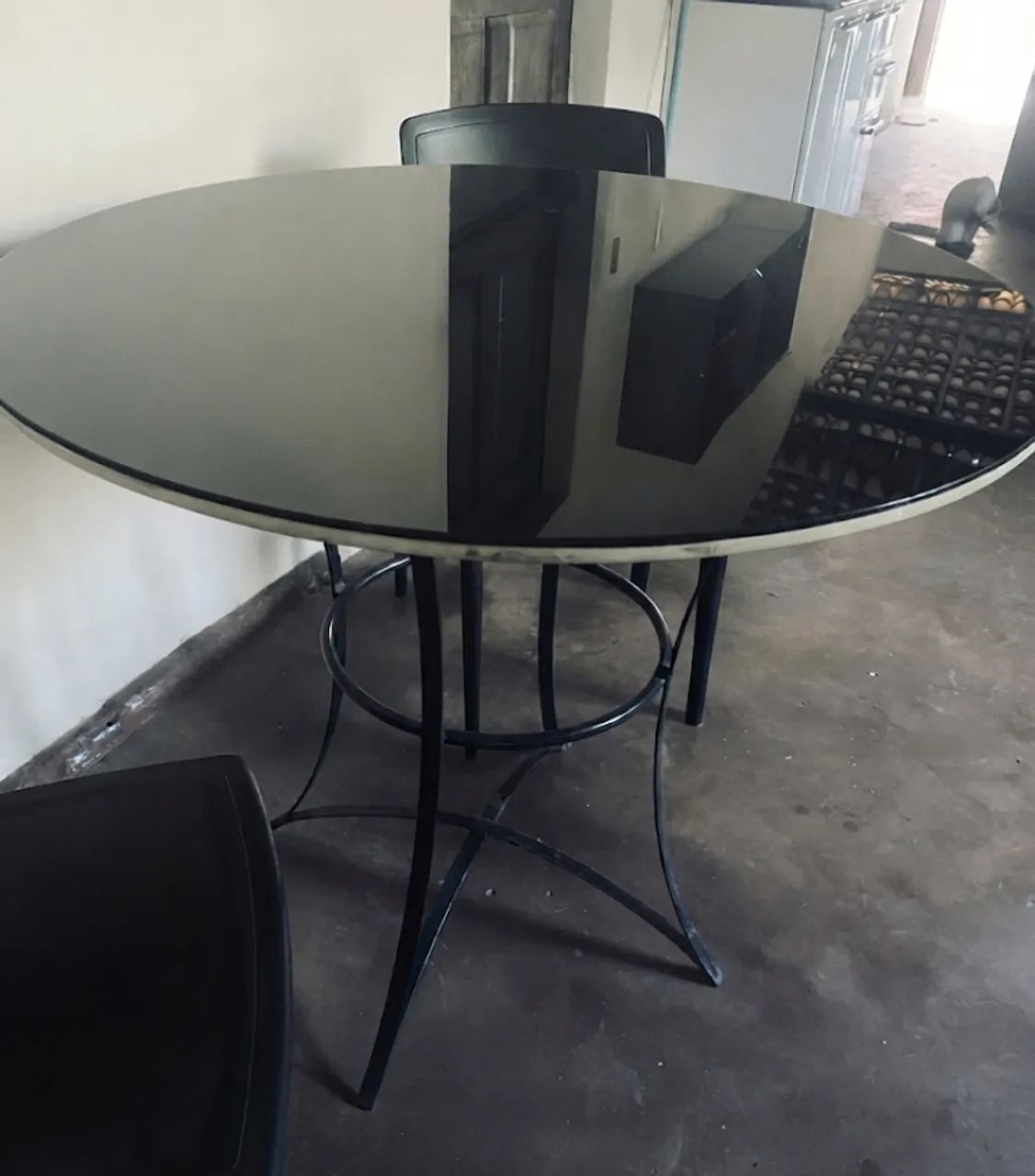 Mesa de vidro com duas cadeiras - Foto 2