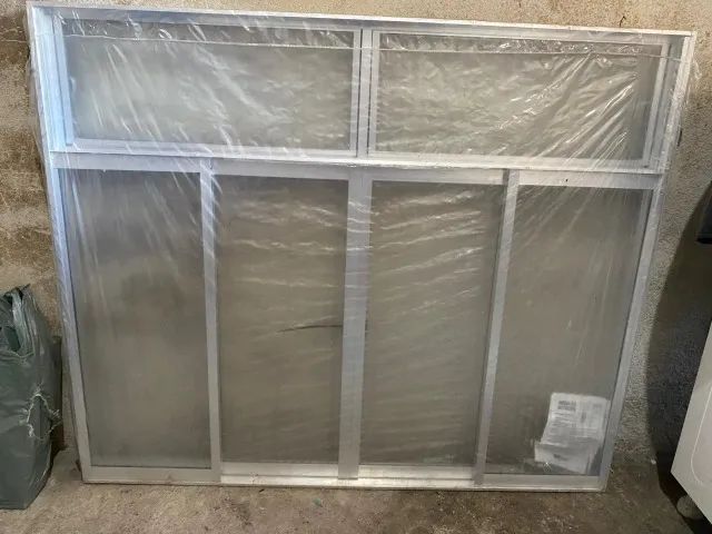 VENDO JANELA E PORTA DE ALUMÍNIO COM VIDRO INCLUSO!!!!